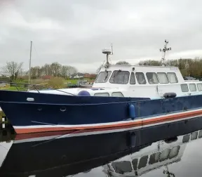 12M Dutch steel motorboat cruiser or liveaboard for sale
