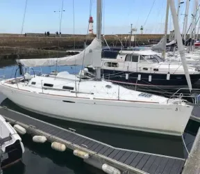 Beneteau FIRST 36.7 for sale