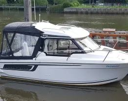 Nearly New Stunning Sports Cabin Cruiser for sale